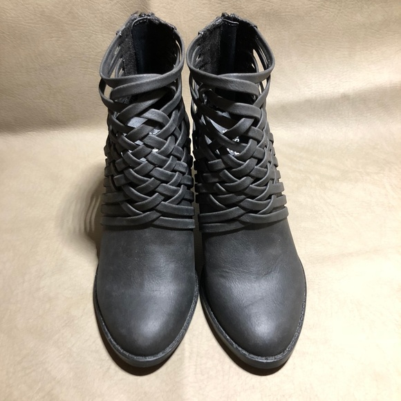SOLD Mossimo Shiann Basket Weave Booties, Size 5 - Picture 4 of 6